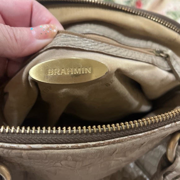 Vintage Brahmin Taupe Crocodile-Embossed Satchel Bag with shoulder strap - Picture 4 of 7